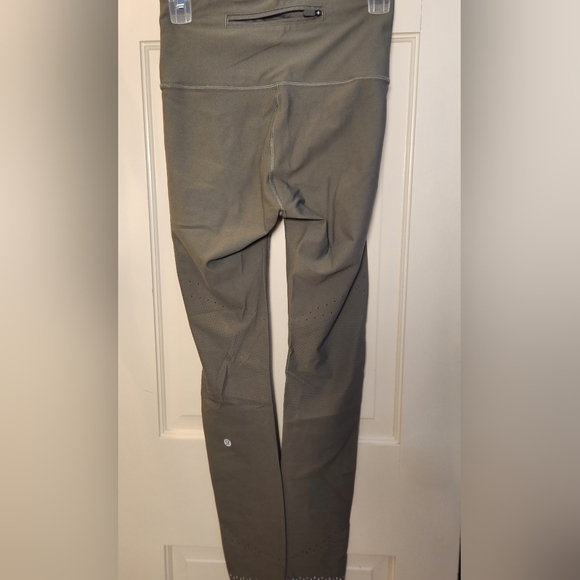 lululemon In Focus Run Tight in Sage. Size 6. EUC. - Picture 3 of 8